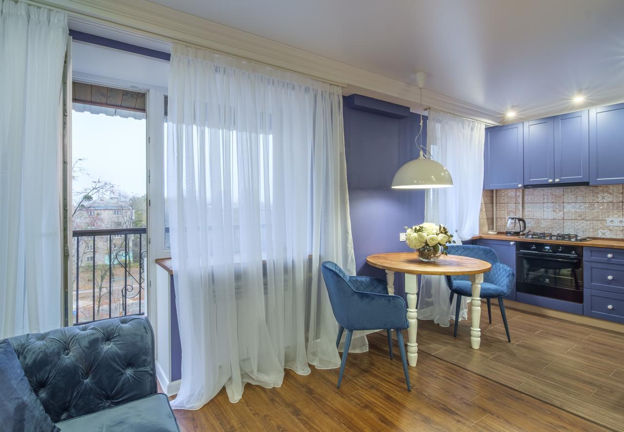 Appartement "Indigo" à Kharkiv Extérieur photo